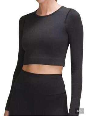 Lululemon Ebb to Street Black Ribbed Long Sleeve Crop Top
Size 8